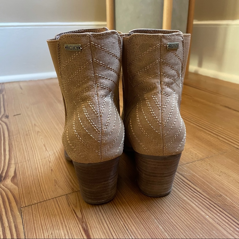 Roxy beige pattern boot SIZE 7 - Picture 2 of 8